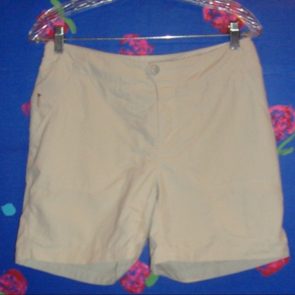 L.L. Bean Pants - L.L. BEAN KHAKI SHORTS SIZE 6